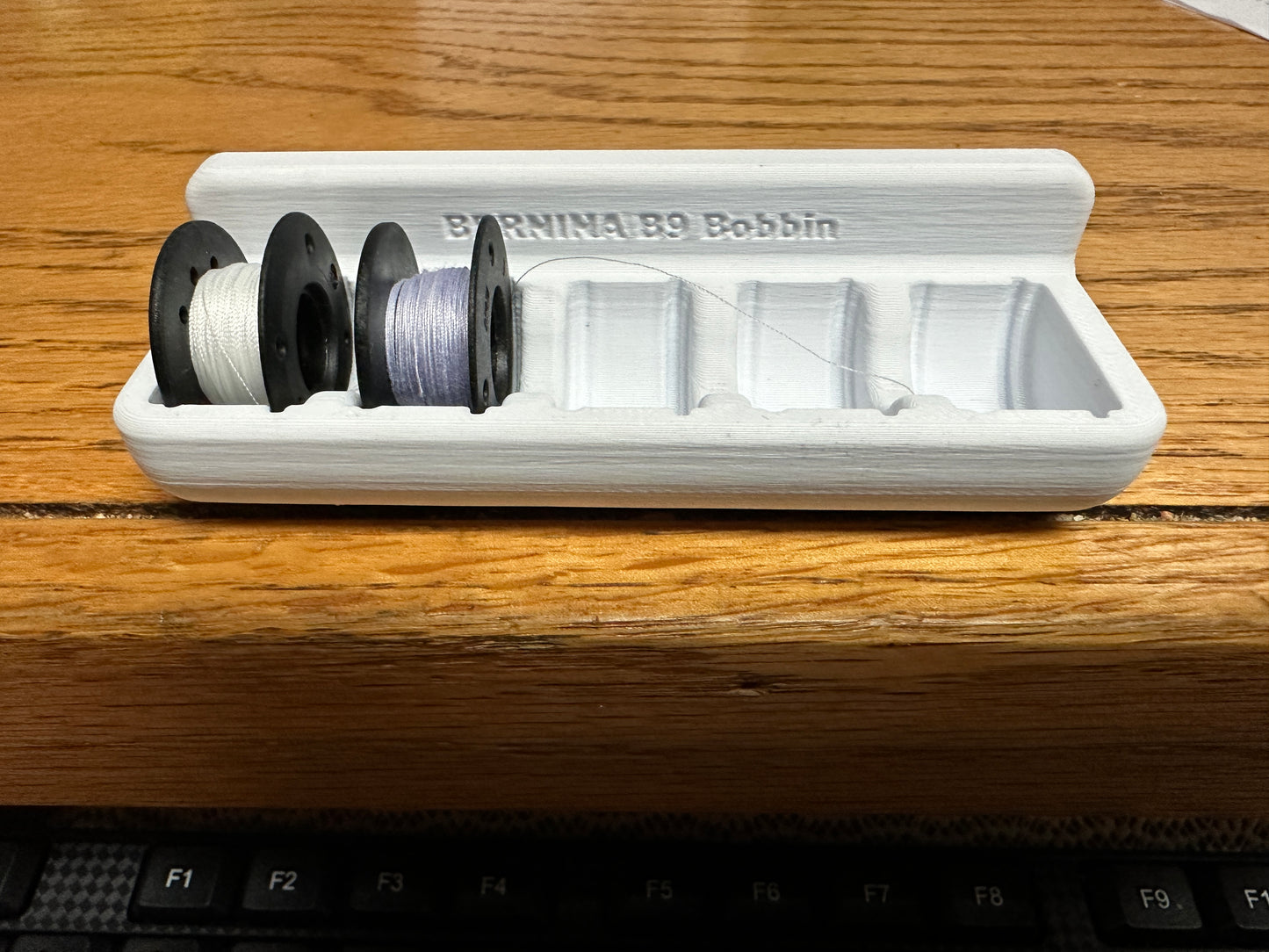 .Bobbin holder horizontal 7,5,4 series