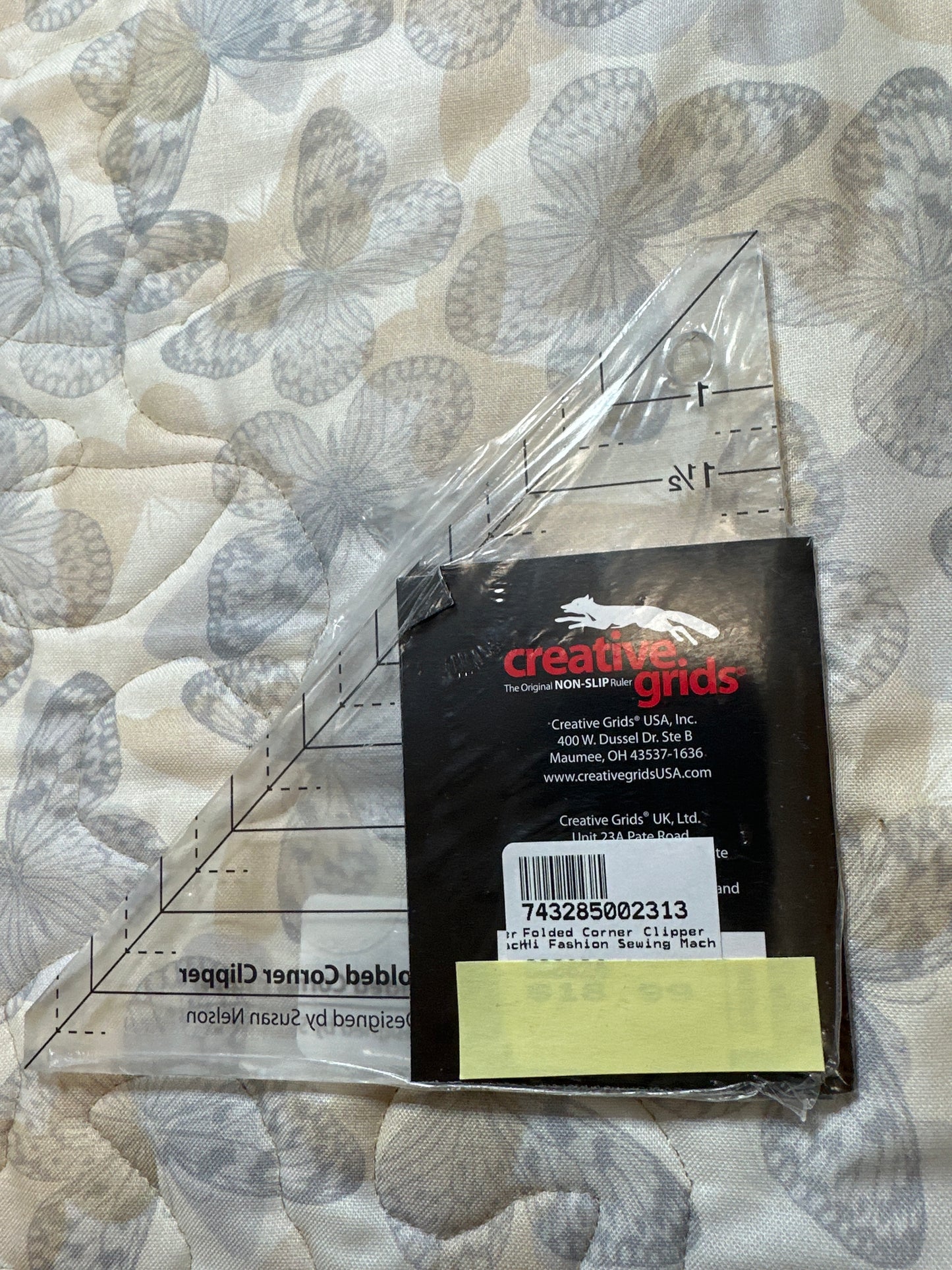 Folded corner Clipper ruler half square triangle tool