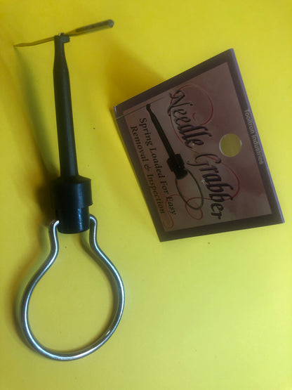 Needle Grabber with handle. Spring loaded hook to hold sewing machine needle to insert in machine Bernina Jeff Sewing Machine Tools Supplies Accessories